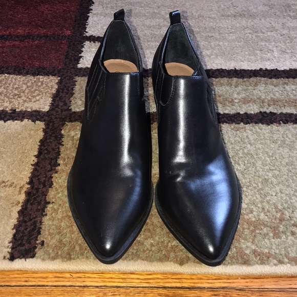 Abound Black Pointed Western Ankle Booties - Picture 2 of 8